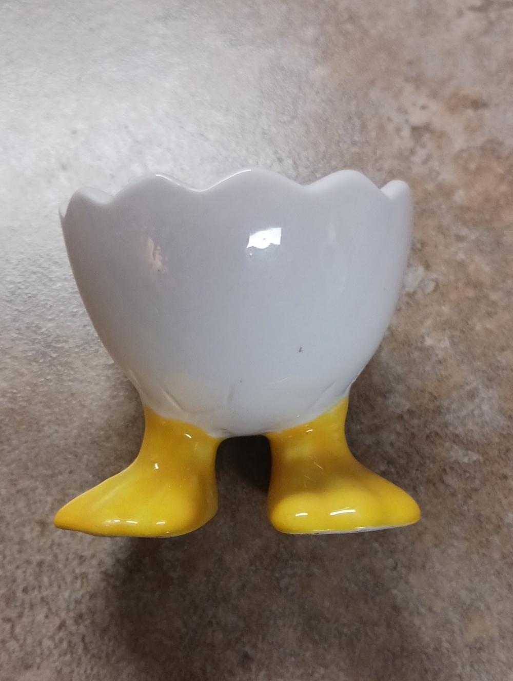 White Egg Shaker with Yellow Feet